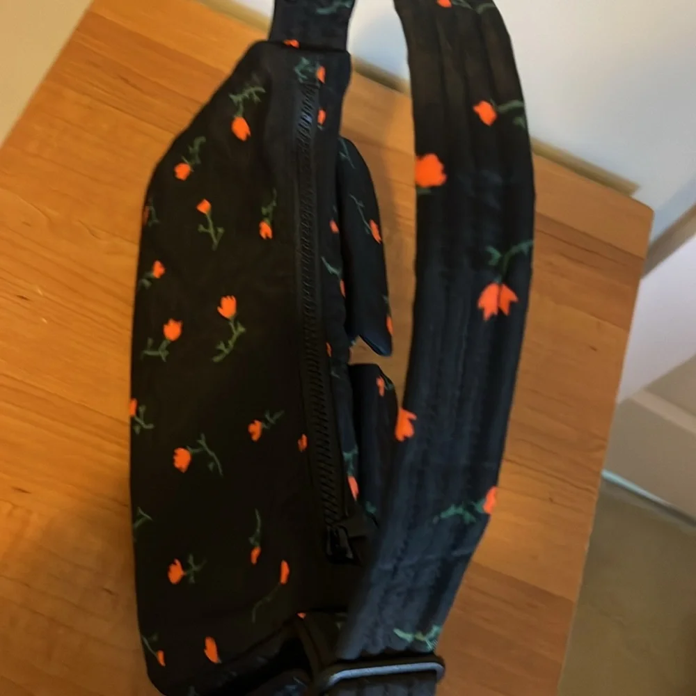 Baggu Painted Wildflower Cargo Shoulder Bag - Picture 3 of 6
